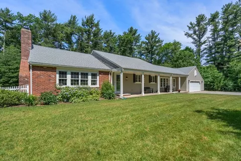 424 Lincoln St, Duxbury, MA 02332