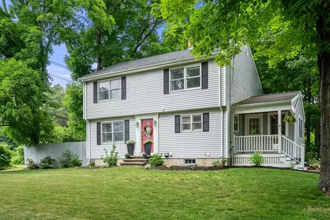 32 Haverhill St, North Reading, MA 01864