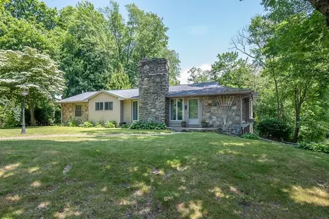 88 Newton Ave N, Worcester, MA 01602