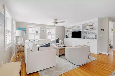 Living - 23 Governor Andrew Rd, Hingham, MA 02043 photo 2 of 4