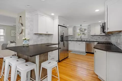 Kitchen - 23 Governor Andrew Rd, Hingham, MA 02043 photo 3 of 3