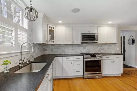 Kitchen - 23 Governor Andrew Rd, Hingham, MA 02043 photo 2 of 3