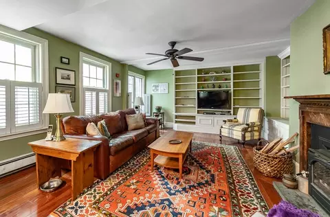 26 Cedar St, Boston, MA 02129