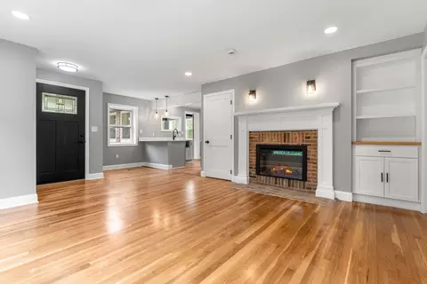 582 Wethersfield St, Rowley, MA 01969 photo 2