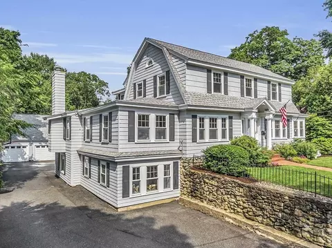 19 Moraine St, Andover, MA 01810