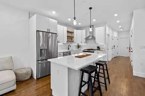 333 Maverick St #3, Boston, MA 02128