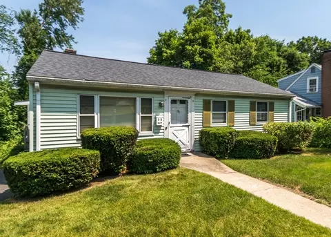 32 Villa St, Waltham, MA 02453