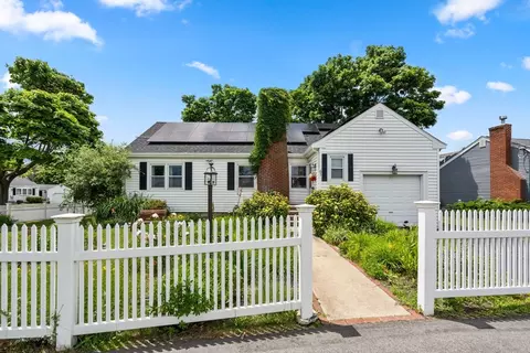 61 Princess Eve Dr, Quincy, MA 02169
