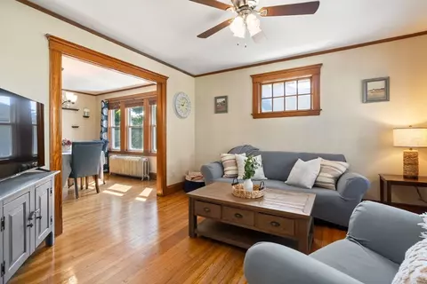 29-31 Haydn St #2, Roslindale, MA 02131