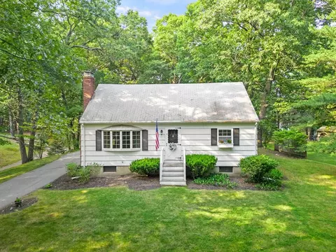 12 Molloy Rd, Georgetown, MA 01833