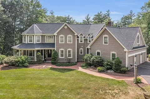 11 Malvern Hill Rd, Sterling, MA 01564