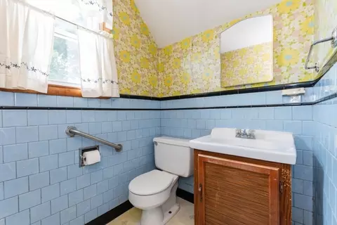 Bath - 32 Villa Ave, Everett, MA 02149 photo 1 of 1