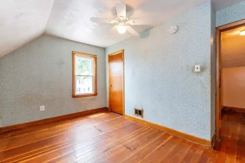 Bedroom - 32 Villa Ave, Everett, MA 02149 photo 3 of 3
