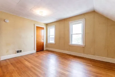 Bedroom - 32 Villa Ave, Everett, MA 02149 photo 2 of 3
