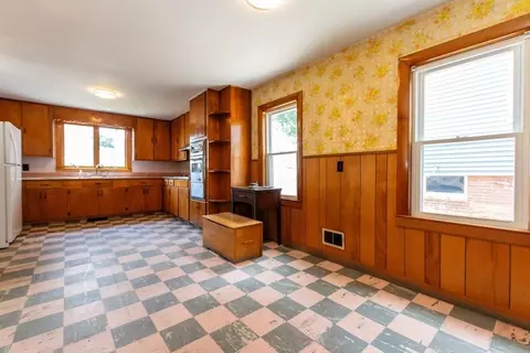 Kitchen - 32 Villa Ave, Everett, MA 02149 photo 1 of 3