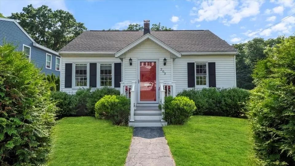 203 Wentworth Ave, Lowell, MA 01852 37 Photos Movoto