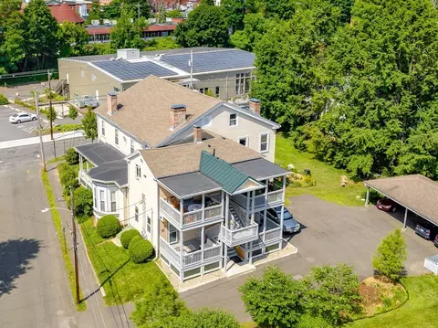 50 Hawley St #3, Northampton, MA 01060