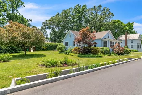 Exterior - 48 Cherry St, Easthampton, MA 01027 photo 3 of 12