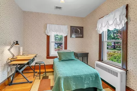 Bedroom - 48 Cherry St, Easthampton, MA 01027 photo 4 of 4