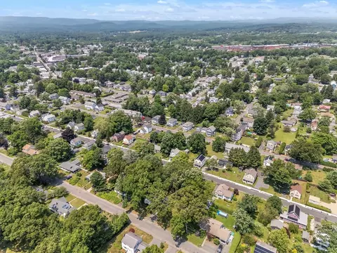 View/Area - 48 Cherry St, Easthampton, MA 01027 photo 7 of 8