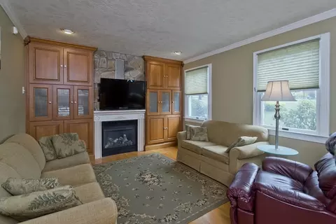 16 Ryan Dr, West Springfield, MA 01089 photo 8