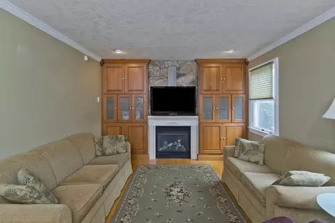 16 Ryan Dr, West Springfield, MA 01089 photo 9