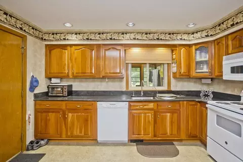 16 Ryan Dr, West Springfield, MA 01089 photo 15
