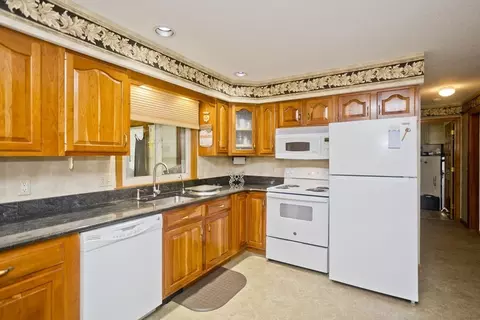 16 Ryan Dr, West Springfield, MA 01089 photo 14