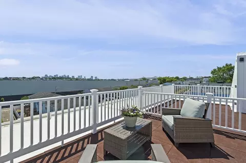 172 Maverick St # -R, Chelsea, MA 02150