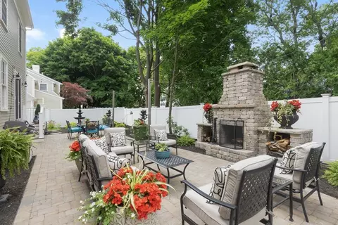 172 State St #5, Newburyport, MA 01950
