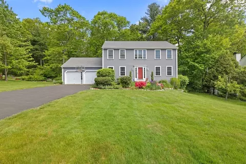 30 Christopher Dr, Grafton, MA 01519