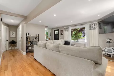 171 Old Post Rd, North Attleboro, MA 02760 photo 4