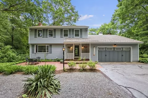 537 Tremont St, Rehoboth, MA 02769