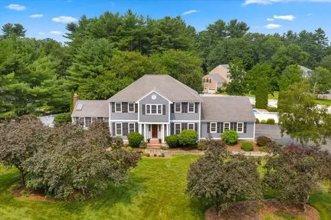 81 Briarwood Dr, Hanover, MA 02339