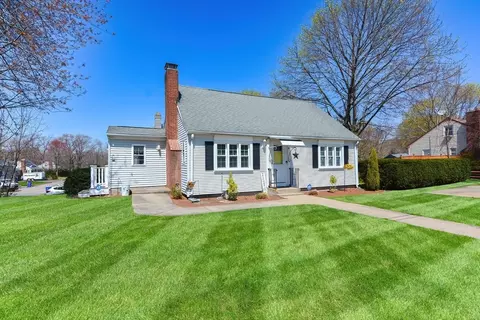 81 Captain Courtois Dr # A, Attleboro, MA 02703