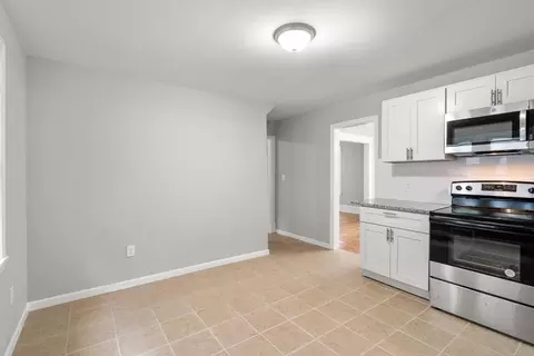 35 Ranney St, Springfield, MA 01108 photo 15