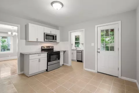 35 Ranney St, Springfield, MA 01108 photo 14