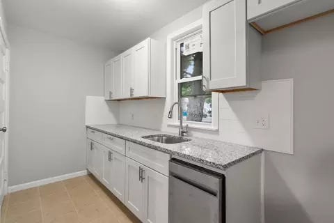 35 Ranney St, Springfield, MA 01108 photo 11