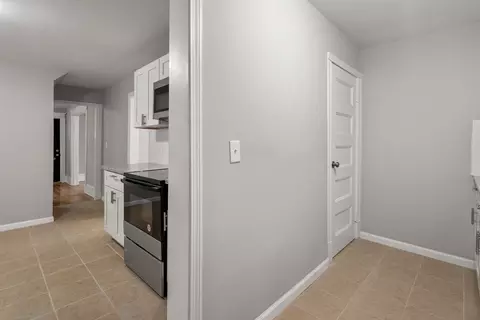35 Ranney St, Springfield, MA 01108 photo 12