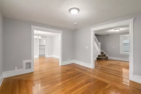 35 Ranney St, Springfield, MA 01108 photo 5