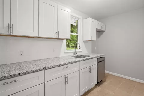 35 Ranney St, Springfield, MA 01108 photo 10