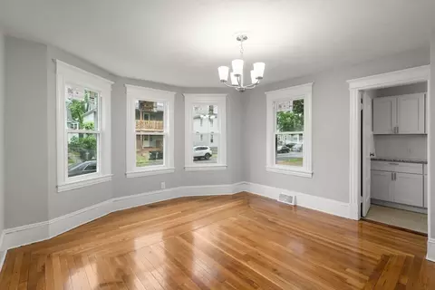 35 Ranney St, Springfield, MA 01108 photo 7