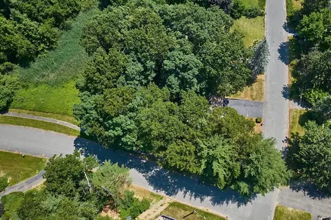 View/Area - 65 Dunphy Dr, Northampton, MA 01062 photo 2 of 7