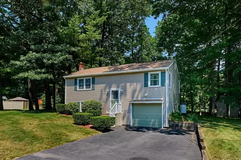 65 Dunphy Dr, Northampton, MA 01062