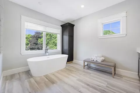Bath - 5 Jarvis Cir, Needham, MA 02492 photo 2 of 9