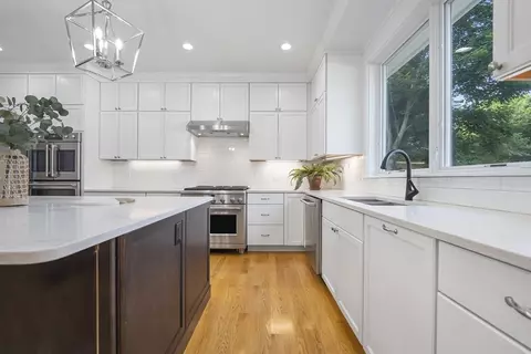 Kitchen - 5 Jarvis Cir, Needham, MA 02492 photo 2 of 3