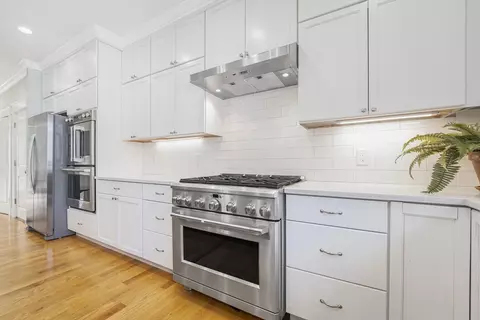 Kitchen - 5 Jarvis Cir, Needham, MA 02492 photo 3 of 3