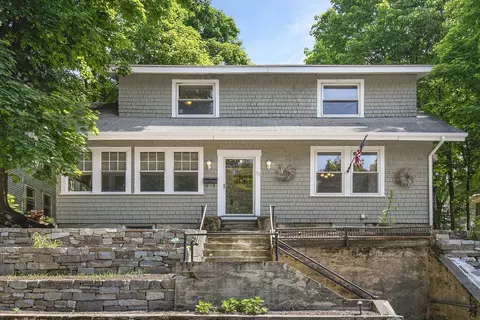 73 Marshall St, Fitchburg, MA 01420