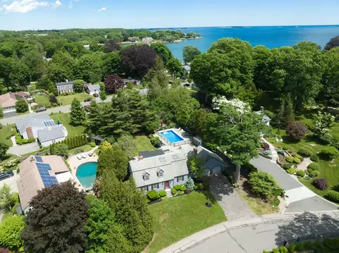 4 Bay View Ave, Beverly, MA 01915