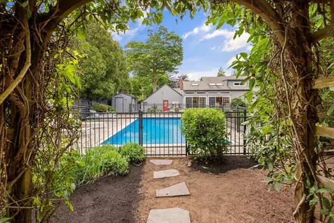 4 Bay View Ave, Beverly, MA 01915 photo 5